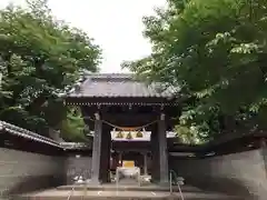 日吉浅間神社の山門