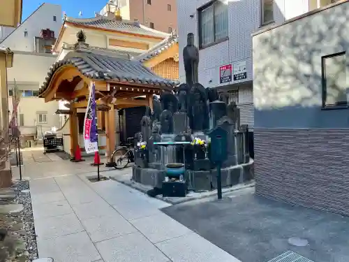 眞性寺の{uncategorized: "未分類", other: "その他", undefined: "問題あり", building: "その他建物", grave: "お墓", sacred_gate: "鳥居", guardian: "狛犬", statue: "像", buddha: "仏像", history: "歴史", nature: "自然", garden: "庭園", animal: "動物", pagoda: "塔", temizu: "手水舎", mountain_gate: "山門・神門", sanctuary: "本殿・本堂", subordinate: "末社・摂社", art: "芸術", scenery: "景色", jizo: "地蔵", ema: "絵馬", goshuin: "御朱印", omikuji: "おみくじ", items: "授与品その他", amulet: "お守り", goshuincho: "御朱印帳", eats: "食事", festival: "お祭り", votive_dance: "神楽", shichigosan: "七五三参", wedding: "結婚式", experience: "体験その他", initially: "初詣", around: "周辺", anti_infection: "感染症対策"}