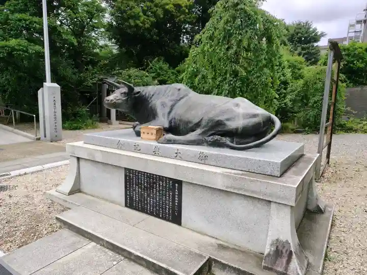 布多天神社の{uncategorized: "未分類", other: "その他", undefined: "問題あり", building: "その他建物", grave: "お墓", sacred_gate: "鳥居", guardian: "狛犬", statue: "像", buddha: "仏像", history: "歴史", nature: "自然", garden: "庭園", animal: "動物", pagoda: "塔", temizu: "手水舎", mountain_gate: "山門・神門", sanctuary: "本殿・本堂", subordinate: "末社・摂社", art: "芸術", scenery: "景色", jizo: "地蔵", ema: "絵馬", goshuin: "御朱印", omikuji: "おみくじ", items: "授与品その他", amulet: "お守り", goshuincho: "御朱印帳", eats: "食事", festival: "お祭り", votive_dance: "神楽", shichigosan: "七五三参", wedding: "結婚式", experience: "体験その他", initially: "初詣", around: "周辺", anti_infection: "感染症対策"}