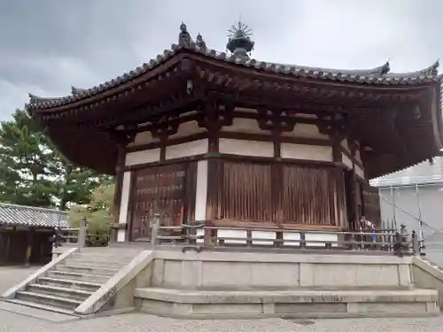 法隆寺の本殿