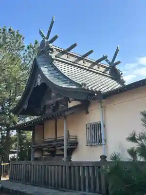 諏訪神社の{uncategorized: "未分類", other: "その他", undefined: "問題あり", building: "その他建物", grave: "お墓", sacred_gate: "鳥居", guardian: "狛犬", statue: "像", buddha: "仏像", history: "歴史", nature: "自然", garden: "庭園", animal: "動物", pagoda: "塔", temizu: "手水舎", mountain_gate: "山門・神門", sanctuary: "本殿・本堂", subordinate: "末社・摂社", art: "芸術", scenery: "景色", jizo: "地蔵", ema: "絵馬", goshuin: "御朱印", omikuji: "おみくじ", items: "授与品その他", amulet: "お守り", goshuincho: "御朱印帳", eats: "食事", festival: "お祭り", votive_dance: "神楽", shichigosan: "七五三参", wedding: "結婚式", experience: "体験その他", initially: "初詣", around: "周辺", anti_infection: "感染症対策"}
