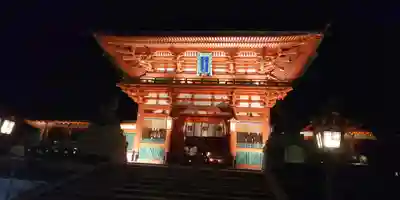 伏見稲荷大社の山門・神門