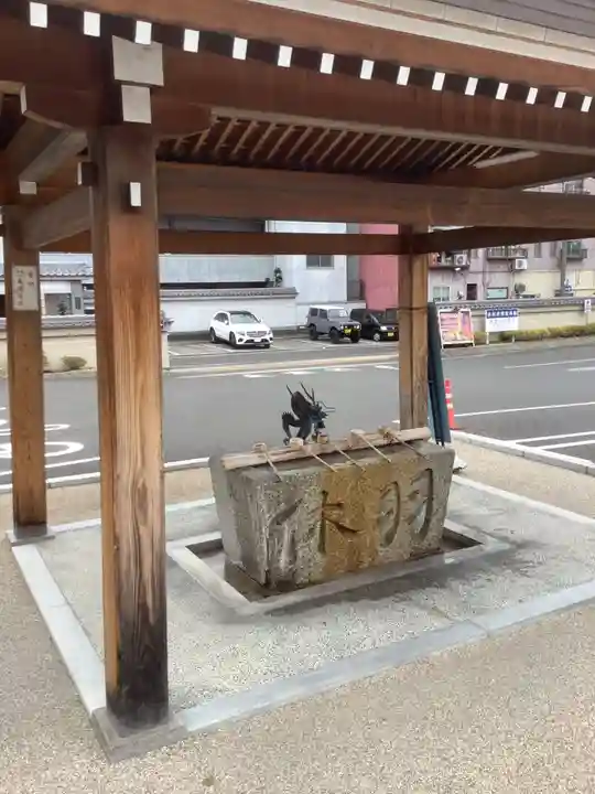 秋葉山圓通寺の手水舎