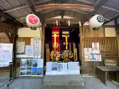 八大神社の本殿