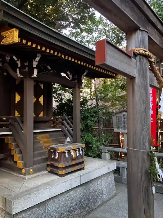 飯富稲荷神社の本殿