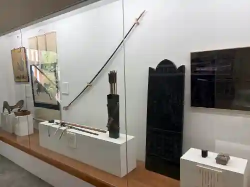 井伊谷宮の{uncategorized: "未分類", other: "その他", undefined: "問題あり", building: "その他建物", grave: "お墓", sacred_gate: "鳥居", guardian: "狛犬", statue: "像", buddha: "仏像", history: "歴史", nature: "自然", garden: "庭園", animal: "動物", pagoda: "塔", temizu: "手水舎", mountain_gate: "山門・神門", sanctuary: "本殿・本堂", subordinate: "末社・摂社", art: "芸術", scenery: "景色", jizo: "地蔵", ema: "絵馬", goshuin: "御朱印", omikuji: "おみくじ", items: "授与品その他", amulet: "お守り", goshuincho: "御朱印帳", eats: "食事", festival: "お祭り", votive_dance: "神楽", shichigosan: "七五三参", wedding: "結婚式", experience: "体験その他", initially: "初詣", around: "周辺", anti_infection: "感染症対策"}