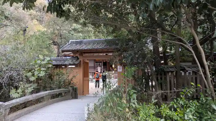 宇治上神社の山門・神門