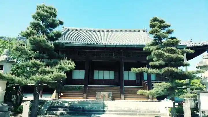 常楽寺の本殿・本堂