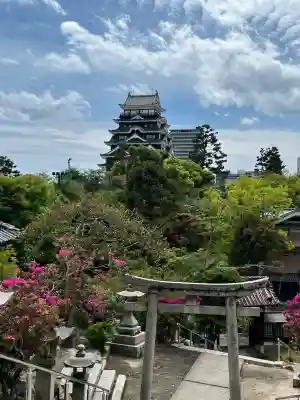 備後護國神社の{uncategorized: "未分類", other: "その他", undefined: "問題あり", building: "その他建物", grave: "お墓", sacred_gate: "鳥居", guardian: "狛犬", statue: "像", buddha: "仏像", history: "歴史", nature: "自然", garden: "庭園", animal: "動物", pagoda: "塔", temizu: "手水舎", mountain_gate: "山門・神門", sanctuary: "本殿・本堂", subordinate: "末社・摂社", art: "芸術", scenery: "景色", jizo: "地蔵", ema: "絵馬", goshuin: "御朱印", omikuji: "おみくじ", items: "授与品その他", amulet: "お守り", goshuincho: "御朱印帳", eats: "食事", festival: "お祭り", votive_dance: "神楽", shichigosan: "七五三参", wedding: "結婚式", experience: "体験その他", initially: "初詣", around: "周辺", anti_infection: "感染症対策"}
