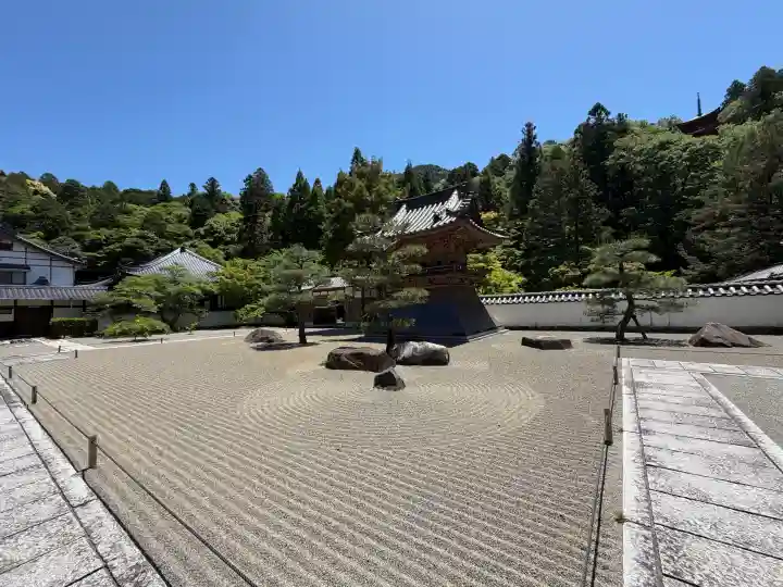 佛通寺の{uncategorized: "未分類", other: "その他", undefined: "問題あり", building: "その他建物", grave: "お墓", sacred_gate: "鳥居", guardian: "狛犬", statue: "像", buddha: "仏像", history: "歴史", nature: "自然", garden: "庭園", animal: "動物", pagoda: "塔", temizu: "手水舎", mountain_gate: "山門・神門", sanctuary: "本殿・本堂", subordinate: "末社・摂社", art: "芸術", scenery: "景色", jizo: "地蔵", ema: "絵馬", goshuin: "御朱印", omikuji: "おみくじ", items: "授与品その他", amulet: "お守り", goshuincho: "御朱印帳", eats: "食事", festival: "お祭り", votive_dance: "神楽", shichigosan: "七五三参", wedding: "結婚式", experience: "体験その他", initially: "初詣", around: "周辺", anti_infection: "感染症対策"}