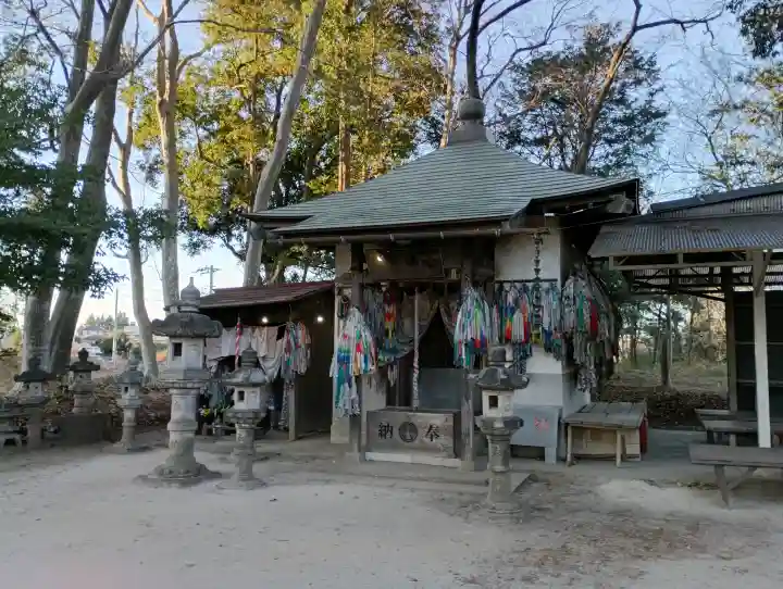 とげぬき地蔵尊の{uncategorized: "未分類", other: "その他", undefined: "問題あり", building: "その他建物", grave: "お墓", sacred_gate: "鳥居", guardian: "狛犬", statue: "像", buddha: "仏像", history: "歴史", nature: "自然", garden: "庭園", animal: "動物", pagoda: "塔", temizu: "手水舎", mountain_gate: "山門・神門", sanctuary: "本殿・本堂", subordinate: "末社・摂社", art: "芸術", scenery: "景色", jizo: "地蔵", ema: "絵馬", goshuin: "御朱印", omikuji: "おみくじ", items: "授与品その他", amulet: "お守り", goshuincho: "御朱印帳", eats: "食事", festival: "お祭り", votive_dance: "神楽", shichigosan: "七五三参", wedding: "結婚式", experience: "体験その他", initially: "初詣", around: "周辺", anti_infection: "感染症対策"}