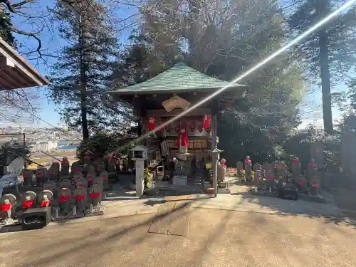 宗泉寺の{uncategorized: "未分類", other: "その他", undefined: "問題あり", building: "その他建物", grave: "お墓", sacred_gate: "鳥居", guardian: "狛犬", statue: "像", buddha: "仏像", history: "歴史", nature: "自然", garden: "庭園", animal: "動物", pagoda: "塔", temizu: "手水舎", mountain_gate: "山門・神門", sanctuary: "本殿・本堂", subordinate: "末社・摂社", art: "芸術", scenery: "景色", jizo: "地蔵", ema: "絵馬", goshuin: "御朱印", omikuji: "おみくじ", items: "授与品その他", amulet: "お守り", goshuincho: "御朱印帳", eats: "食事", festival: "お祭り", votive_dance: "神楽", shichigosan: "七五三参", wedding: "結婚式", experience: "体験その他", initially: "初詣", around: "周辺", anti_infection: "感染症対策"}