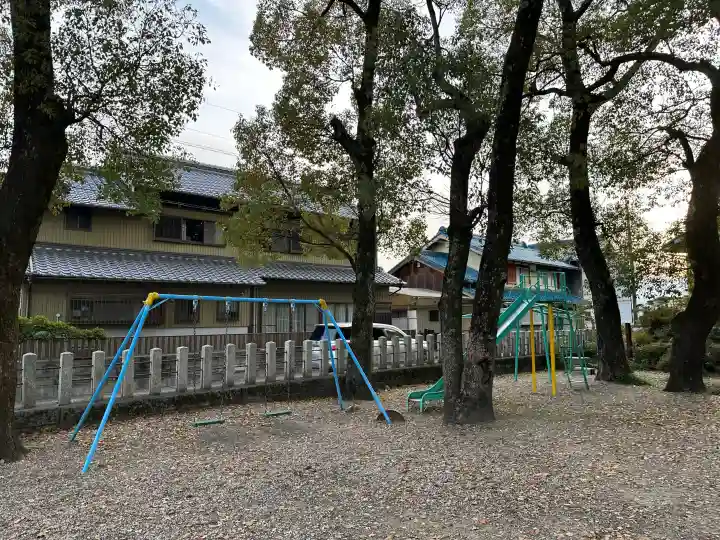 大木神社の{uncategorized: "未分類", other: "その他", undefined: "問題あり", building: "その他建物", grave: "お墓", sacred_gate: "鳥居", guardian: "狛犬", statue: "像", buddha: "仏像", history: "歴史", nature: "自然", garden: "庭園", animal: "動物", pagoda: "塔", temizu: "手水舎", mountain_gate: "山門・神門", sanctuary: "本殿・本堂", subordinate: "末社・摂社", art: "芸術", scenery: "景色", jizo: "地蔵", ema: "絵馬", goshuin: "御朱印", omikuji: "おみくじ", items: "授与品その他", amulet: "お守り", goshuincho: "御朱印帳", eats: "食事", festival: "お祭り", votive_dance: "神楽", shichigosan: "七五三参", wedding: "結婚式", experience: "体験その他", initially: "初詣", around: "周辺", anti_infection: "感染症対策"}