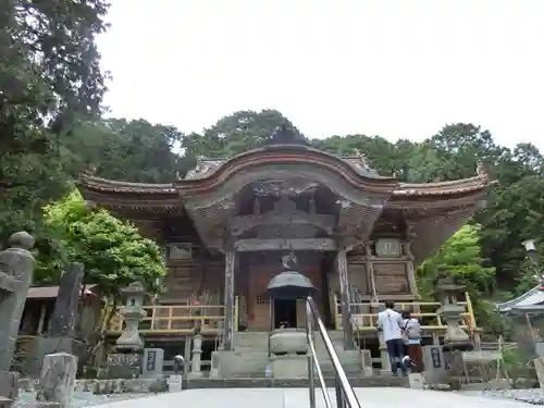 明石寺の本殿・本堂