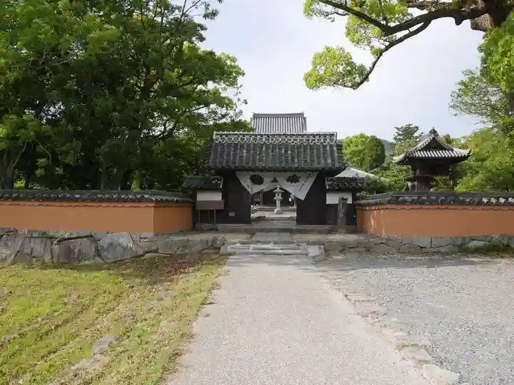 戒壇院の山門・神門