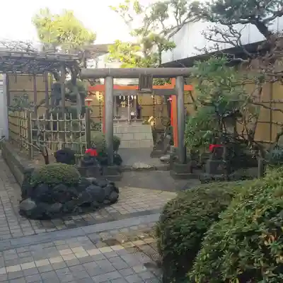 靍護稲荷神社の鳥居