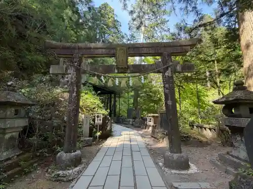 榛名神社の{uncategorized: "未分類", other: "その他", undefined: "問題あり", building: "その他建物", grave: "お墓", sacred_gate: "鳥居", guardian: "狛犬", statue: "像", buddha: "仏像", history: "歴史", nature: "自然", garden: "庭園", animal: "動物", pagoda: "塔", temizu: "手水舎", mountain_gate: "山門・神門", sanctuary: "本殿・本堂", subordinate: "末社・摂社", art: "芸術", scenery: "景色", jizo: "地蔵", ema: "絵馬", goshuin: "御朱印", omikuji: "おみくじ", items: "授与品その他", amulet: "お守り", goshuincho: "御朱印帳", eats: "食事", festival: "お祭り", votive_dance: "神楽", shichigosan: "七五三参", wedding: "結婚式", experience: "体験その他", initially: "初詣", around: "周辺", anti_infection: "感染症対策"}