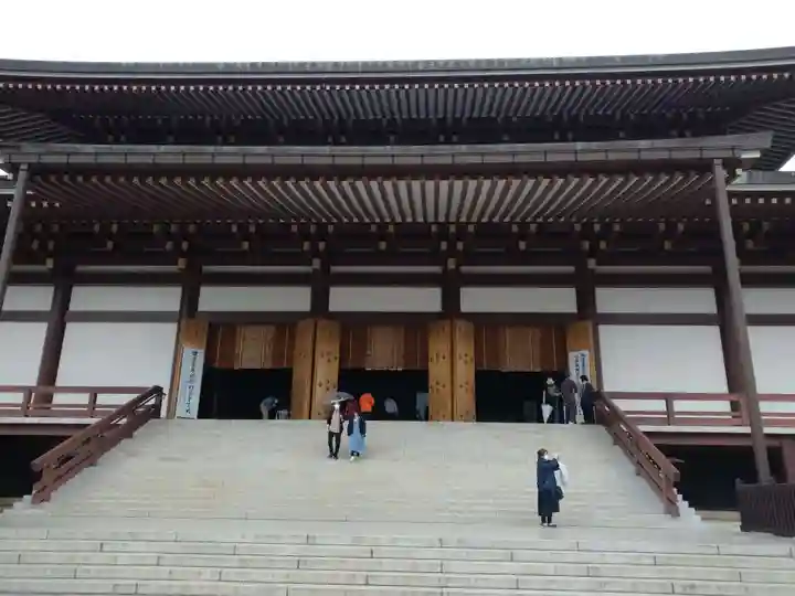 成田山新勝寺の本殿・本堂