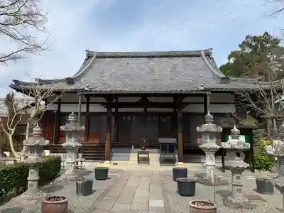 頼光寺の本殿・本堂