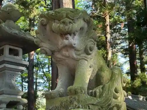 須須岐水神社の{uncategorized: "未分類", other: "その他", undefined: "問題あり", building: "その他建物", grave: "お墓", sacred_gate: "鳥居", guardian: "狛犬", statue: "像", buddha: "仏像", history: "歴史", nature: "自然", garden: "庭園", animal: "動物", pagoda: "塔", temizu: "手水舎", mountain_gate: "山門・神門", sanctuary: "本殿・本堂", subordinate: "末社・摂社", art: "芸術", scenery: "景色", jizo: "地蔵", ema: "絵馬", goshuin: "御朱印", omikuji: "おみくじ", items: "授与品その他", amulet: "お守り", goshuincho: "御朱印帳", eats: "食事", festival: "お祭り", votive_dance: "神楽", shichigosan: "七五三参", wedding: "結婚式", experience: "体験その他", initially: "初詣", around: "周辺", anti_infection: "感染症対策"}
