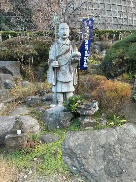 青蓮寺の{uncategorized: "未分類", other: "その他", undefined: "問題あり", building: "その他建物", grave: "お墓", sacred_gate: "鳥居", guardian: "狛犬", statue: "像", buddha: "仏像", history: "歴史", nature: "自然", garden: "庭園", animal: "動物", pagoda: "塔", temizu: "手水舎", mountain_gate: "山門・神門", sanctuary: "本殿・本堂", subordinate: "末社・摂社", art: "芸術", scenery: "景色", jizo: "地蔵", ema: "絵馬", goshuin: "御朱印", omikuji: "おみくじ", items: "授与品その他", amulet: "お守り", goshuincho: "御朱印帳", eats: "食事", festival: "お祭り", votive_dance: "神楽", shichigosan: "七五三参", wedding: "結婚式", experience: "体験その他", initially: "初詣", around: "周辺", anti_infection: "感染症対策"}