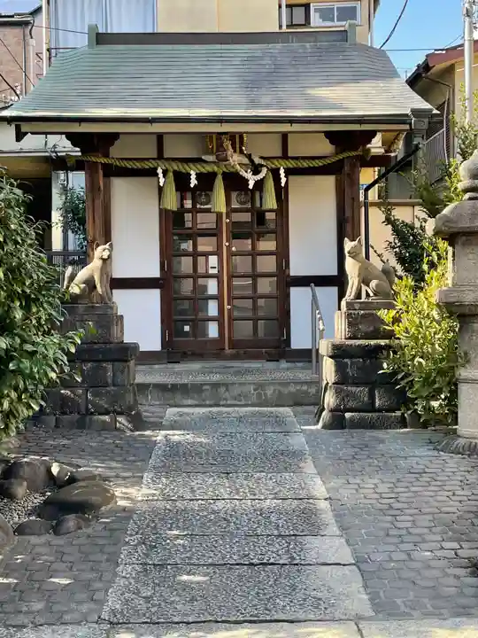 目白豊坂稲荷神社の本殿・本堂