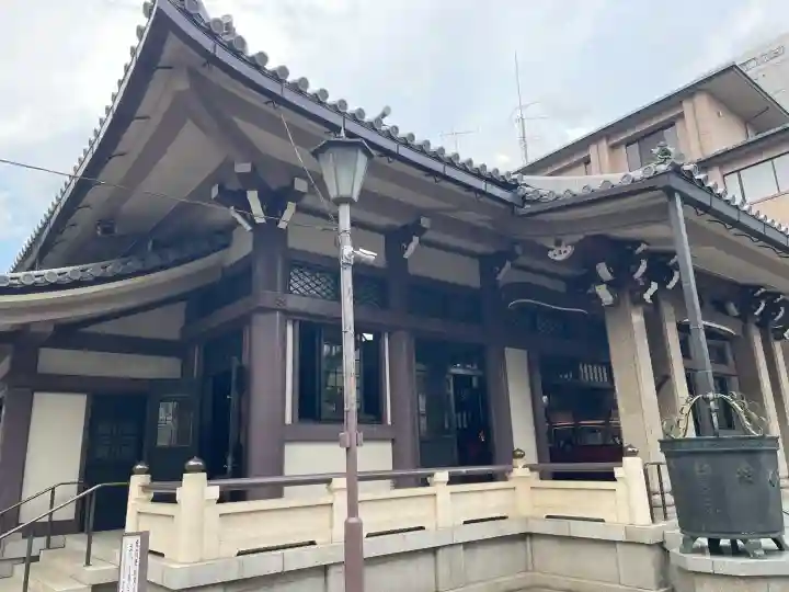とげぬき地蔵尊 高岩寺の{uncategorized: "未分類", other: "その他", undefined: "問題あり", building: "その他建物", grave: "お墓", sacred_gate: "鳥居", guardian: "狛犬", statue: "像", buddha: "仏像", history: "歴史", nature: "自然", garden: "庭園", animal: "動物", pagoda: "塔", temizu: "手水舎", mountain_gate: "山門・神門", sanctuary: "本殿・本堂", subordinate: "末社・摂社", art: "芸術", scenery: "景色", jizo: "地蔵", ema: "絵馬", goshuin: "御朱印", omikuji: "おみくじ", items: "授与品その他", amulet: "お守り", goshuincho: "御朱印帳", eats: "食事", festival: "お祭り", votive_dance: "神楽", shichigosan: "七五三参", wedding: "結婚式", experience: "体験その他", initially: "初詣", around: "周辺", anti_infection: "感染症対策"}