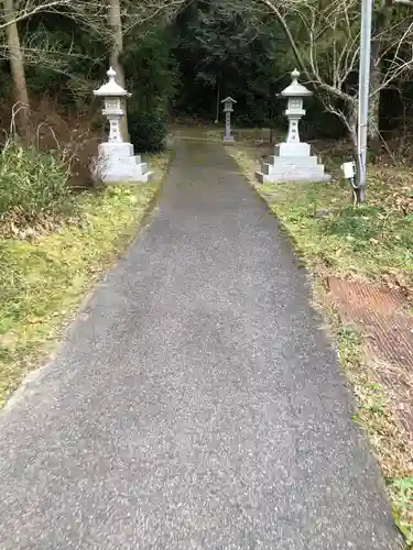 比都佐神社の建物その他