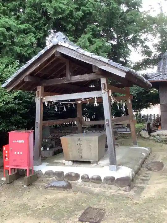 若宮八幡社(力長町)の手水舎
