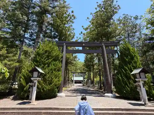 山梨縣護國神社の{uncategorized: "未分類", other: "その他", undefined: "問題あり", building: "その他建物", grave: "お墓", sacred_gate: "鳥居", guardian: "狛犬", statue: "像", buddha: "仏像", history: "歴史", nature: "自然", garden: "庭園", animal: "動物", pagoda: "塔", temizu: "手水舎", mountain_gate: "山門・神門", sanctuary: "本殿・本堂", subordinate: "末社・摂社", art: "芸術", scenery: "景色", jizo: "地蔵", ema: "絵馬", goshuin: "御朱印", omikuji: "おみくじ", items: "授与品その他", amulet: "お守り", goshuincho: "御朱印帳", eats: "食事", festival: "お祭り", votive_dance: "神楽", shichigosan: "七五三参", wedding: "結婚式", experience: "体験その他", initially: "初詣", around: "周辺", anti_infection: "感染症対策"}