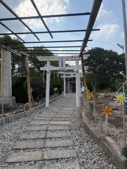 西戸崎神社の{uncategorized: "未分類", other: "その他", undefined: "問題あり", building: "その他建物", grave: "お墓", sacred_gate: "鳥居", guardian: "狛犬", statue: "像", buddha: "仏像", history: "歴史", nature: "自然", garden: "庭園", animal: "動物", pagoda: "塔", temizu: "手水舎", mountain_gate: "山門・神門", sanctuary: "本殿・本堂", subordinate: "末社・摂社", art: "芸術", scenery: "景色", jizo: "地蔵", ema: "絵馬", goshuin: "御朱印", omikuji: "おみくじ", items: "授与品その他", amulet: "お守り", goshuincho: "御朱印帳", eats: "食事", festival: "お祭り", votive_dance: "神楽", shichigosan: "七五三参", wedding: "結婚式", experience: "体験その他", initially: "初詣", around: "周辺", anti_infection: "感染症対策"}