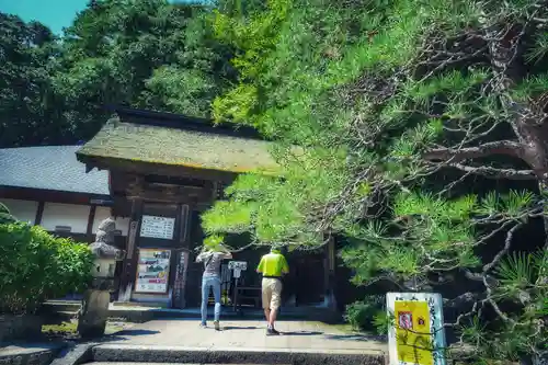 宝珠山 立石寺の山門