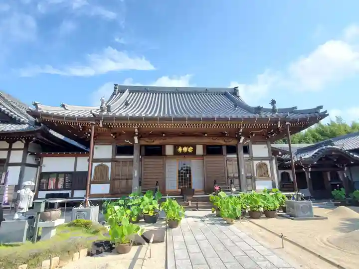 安楽寺の本殿・本堂