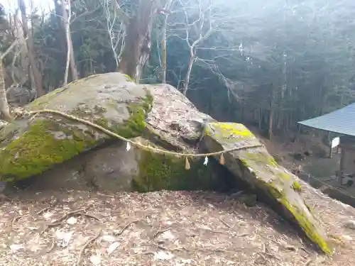 丹内山神社の{uncategorized: "未分類", other: "その他", undefined: "問題あり", building: "その他建物", grave: "お墓", sacred_gate: "鳥居", guardian: "狛犬", statue: "像", buddha: "仏像", history: "歴史", nature: "自然", garden: "庭園", animal: "動物", pagoda: "塔", temizu: "手水舎", mountain_gate: "山門・神門", sanctuary: "本殿・本堂", subordinate: "末社・摂社", art: "芸術", scenery: "景色", jizo: "地蔵", ema: "絵馬", goshuin: "御朱印", omikuji: "おみくじ", items: "授与品その他", amulet: "お守り", goshuincho: "御朱印帳", eats: "食事", festival: "お祭り", votive_dance: "神楽", shichigosan: "七五三参", wedding: "結婚式", experience: "体験その他", initially: "初詣", around: "周辺", anti_infection: "感染症対策"}