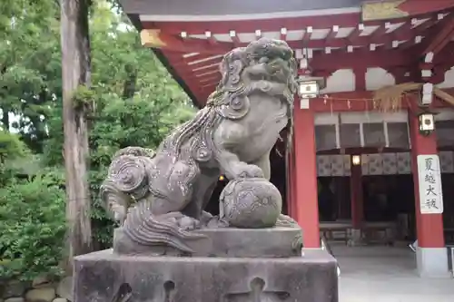 越ヶ谷久伊豆神社の狛犬