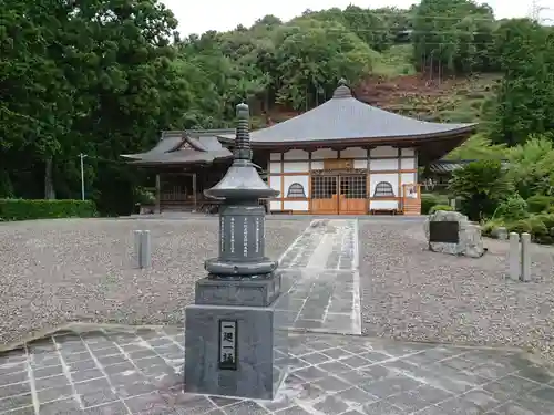 光明寺の本殿・本堂