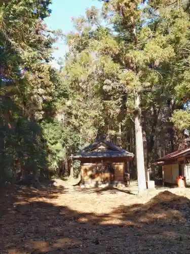 八宮神社（和泉）の{uncategorized: "未分類", other: "その他", undefined: "問題あり", building: "その他建物", grave: "お墓", sacred_gate: "鳥居", guardian: "狛犬", statue: "像", buddha: "仏像", history: "歴史", nature: "自然", garden: "庭園", animal: "動物", pagoda: "塔", temizu: "手水舎", mountain_gate: "山門・神門", sanctuary: "本殿・本堂", subordinate: "末社・摂社", art: "芸術", scenery: "景色", jizo: "地蔵", ema: "絵馬", goshuin: "御朱印", omikuji: "おみくじ", items: "授与品その他", amulet: "お守り", goshuincho: "御朱印帳", eats: "食事", festival: "お祭り", votive_dance: "神楽", shichigosan: "七五三参", wedding: "結婚式", experience: "体験その他", initially: "初詣", around: "周辺", anti_infection: "感染症対策"}