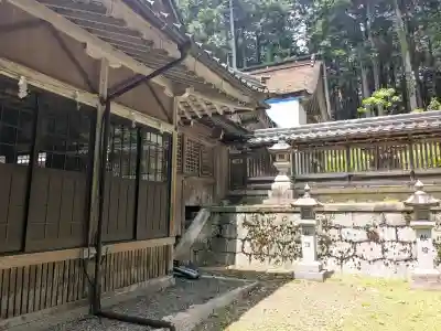 泉神社の{uncategorized: "未分類", other: "その他", undefined: "問題あり", building: "その他建物", grave: "お墓", sacred_gate: "鳥居", guardian: "狛犬", statue: "像", buddha: "仏像", history: "歴史", nature: "自然", garden: "庭園", animal: "動物", pagoda: "塔", temizu: "手水舎", mountain_gate: "山門・神門", sanctuary: "本殿・本堂", subordinate: "末社・摂社", art: "芸術", scenery: "景色", jizo: "地蔵", ema: "絵馬", goshuin: "御朱印", omikuji: "おみくじ", items: "授与品その他", amulet: "お守り", goshuincho: "御朱印帳", eats: "食事", festival: "お祭り", votive_dance: "神楽", shichigosan: "七五三参", wedding: "結婚式", experience: "体験その他", initially: "初詣", around: "周辺", anti_infection: "感染症対策"}