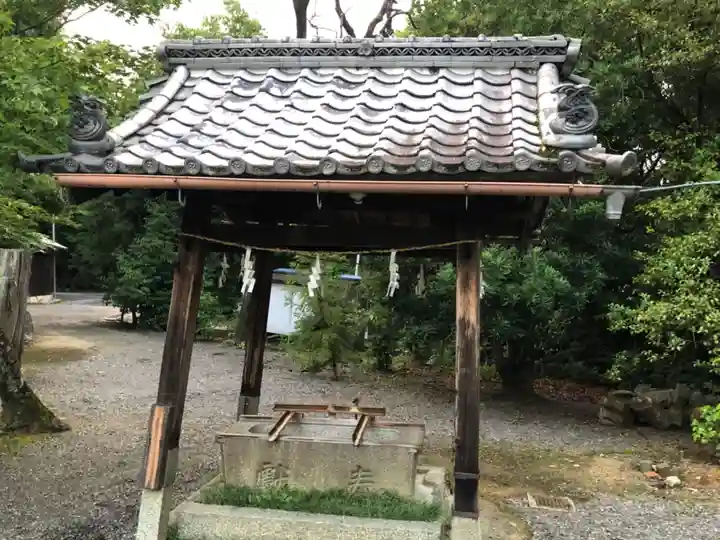 新屋坐天照御魂神社の手水舎