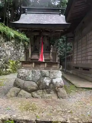 二村神社の末社・摂社