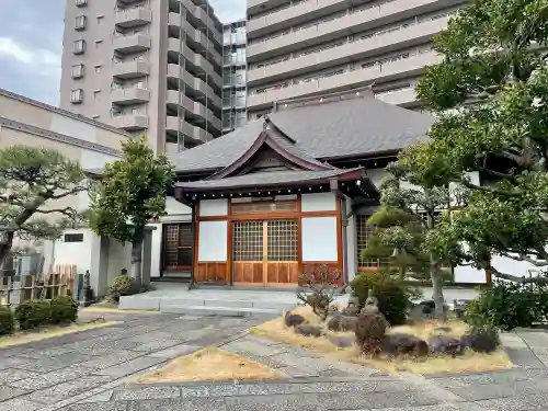 龍光寺の{uncategorized: "未分類", other: "その他", undefined: "問題あり", building: "その他建物", grave: "お墓", sacred_gate: "鳥居", guardian: "狛犬", statue: "像", buddha: "仏像", history: "歴史", nature: "自然", garden: "庭園", animal: "動物", pagoda: "塔", temizu: "手水舎", mountain_gate: "山門・神門", sanctuary: "本殿・本堂", subordinate: "末社・摂社", art: "芸術", scenery: "景色", jizo: "地蔵", ema: "絵馬", goshuin: "御朱印", omikuji: "おみくじ", items: "授与品その他", amulet: "お守り", goshuincho: "御朱印帳", eats: "食事", festival: "お祭り", votive_dance: "神楽", shichigosan: "七五三参", wedding: "結婚式", experience: "体験その他", initially: "初詣", around: "周辺", anti_infection: "感染症対策"}