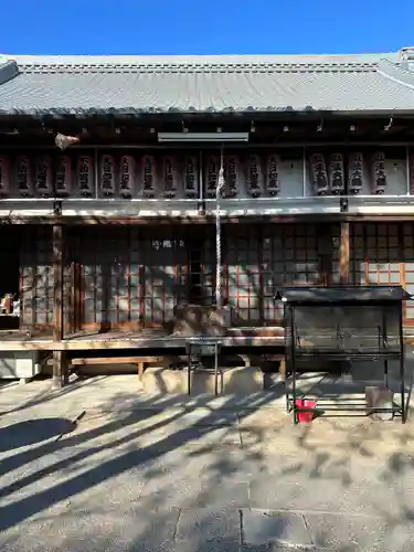 泉増院の本殿・本堂