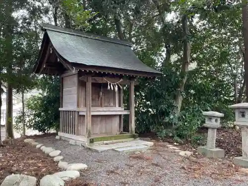 十二神社の{uncategorized: "未分類", other: "その他", undefined: "問題あり", building: "その他建物", grave: "お墓", sacred_gate: "鳥居", guardian: "狛犬", statue: "像", buddha: "仏像", history: "歴史", nature: "自然", garden: "庭園", animal: "動物", pagoda: "塔", temizu: "手水舎", mountain_gate: "山門・神門", sanctuary: "本殿・本堂", subordinate: "末社・摂社", art: "芸術", scenery: "景色", jizo: "地蔵", ema: "絵馬", goshuin: "御朱印", omikuji: "おみくじ", items: "授与品その他", amulet: "お守り", goshuincho: "御朱印帳", eats: "食事", festival: "お祭り", votive_dance: "神楽", shichigosan: "七五三参", wedding: "結婚式", experience: "体験その他", initially: "初詣", around: "周辺", anti_infection: "感染症対策"}