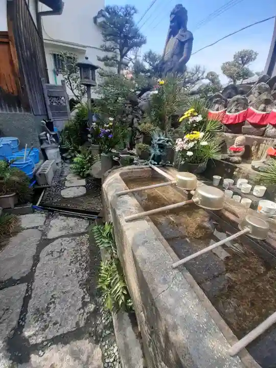 正壽院の{uncategorized: "未分類", other: "その他", undefined: "問題あり", building: "その他建物", grave: "お墓", sacred_gate: "鳥居", guardian: "狛犬", statue: "像", buddha: "仏像", history: "歴史", nature: "自然", garden: "庭園", animal: "動物", pagoda: "塔", temizu: "手水舎", mountain_gate: "山門・神門", sanctuary: "本殿・本堂", subordinate: "末社・摂社", art: "芸術", scenery: "景色", jizo: "地蔵", ema: "絵馬", goshuin: "御朱印", omikuji: "おみくじ", items: "授与品その他", amulet: "お守り", goshuincho: "御朱印帳", eats: "食事", festival: "お祭り", votive_dance: "神楽", shichigosan: "七五三参", wedding: "結婚式", experience: "体験その他", initially: "初詣", around: "周辺", anti_infection: "感染症対策"}