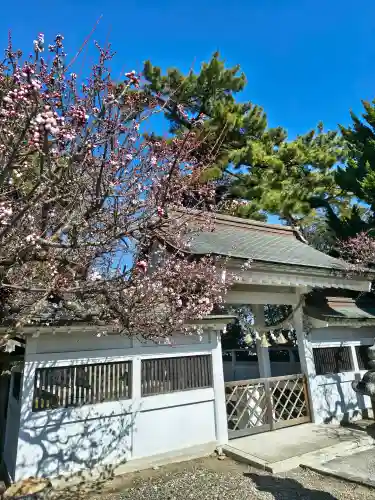 護国神社の{uncategorized: "未分類", other: "その他", undefined: "問題あり", building: "その他建物", grave: "お墓", sacred_gate: "鳥居", guardian: "狛犬", statue: "像", buddha: "仏像", history: "歴史", nature: "自然", garden: "庭園", animal: "動物", pagoda: "塔", temizu: "手水舎", mountain_gate: "山門・神門", sanctuary: "本殿・本堂", subordinate: "末社・摂社", art: "芸術", scenery: "景色", jizo: "地蔵", ema: "絵馬", goshuin: "御朱印", omikuji: "おみくじ", items: "授与品その他", amulet: "お守り", goshuincho: "御朱印帳", eats: "食事", festival: "お祭り", votive_dance: "神楽", shichigosan: "七五三参", wedding: "結婚式", experience: "体験その他", initially: "初詣", around: "周辺", anti_infection: "感染症対策"}
