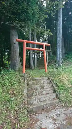 三峰神社の鳥居