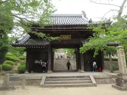 神咒寺の山門