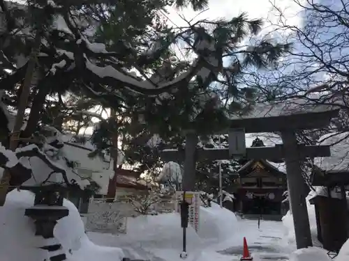 彌彦神社　(伊夜日子神社)の鳥居