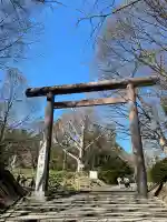 北海道神宮の{uncategorized: "未分類", other: "その他", undefined: "問題あり", building: "その他建物", grave: "お墓", sacred_gate: "鳥居", guardian: "狛犬", statue: "像", buddha: "仏像", history: "歴史", nature: "自然", garden: "庭園", animal: "動物", pagoda: "塔", temizu: "手水舎", mountain_gate: "山門・神門", sanctuary: "本殿・本堂", subordinate: "末社・摂社", art: "芸術", scenery: "景色", jizo: "地蔵", ema: "絵馬", goshuin: "御朱印", omikuji: "おみくじ", items: "授与品その他", amulet: "お守り", goshuincho: "御朱印帳", eats: "食事", festival: "お祭り", votive_dance: "神楽", shichigosan: "七五三参", wedding: "結婚式", experience: "体験その他", initially: "初詣", around: "周辺", anti_infection: "感染症対策"}