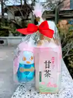 あまね甘茶飲みながらお花見参拝🙏